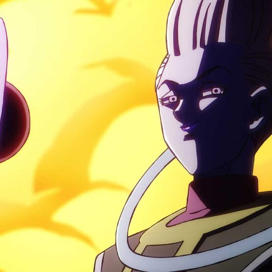 Beerus ao lado do cajado de Whis em Dragon Ball Super: Beerus
