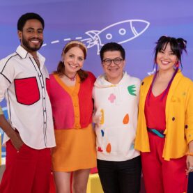 Ícaro Silva, Letícia Colin, Paulo Mathias Jr. e Geovanna Tominaga no cenário do especial da TV Globinho