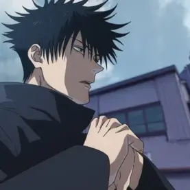 Megumi Fushiguro observa a cidade em imagem do episódio 54 de Jujutsu Kaisen