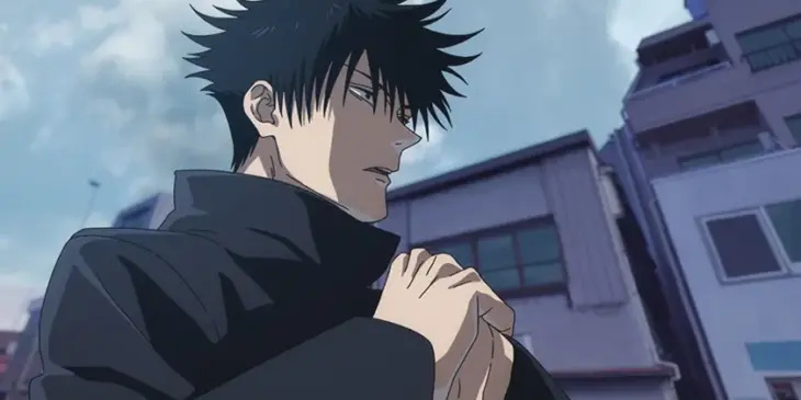 Megumi Fushiguro observa a cidade em imagem do episódio 54 de Jujutsu Kaisen